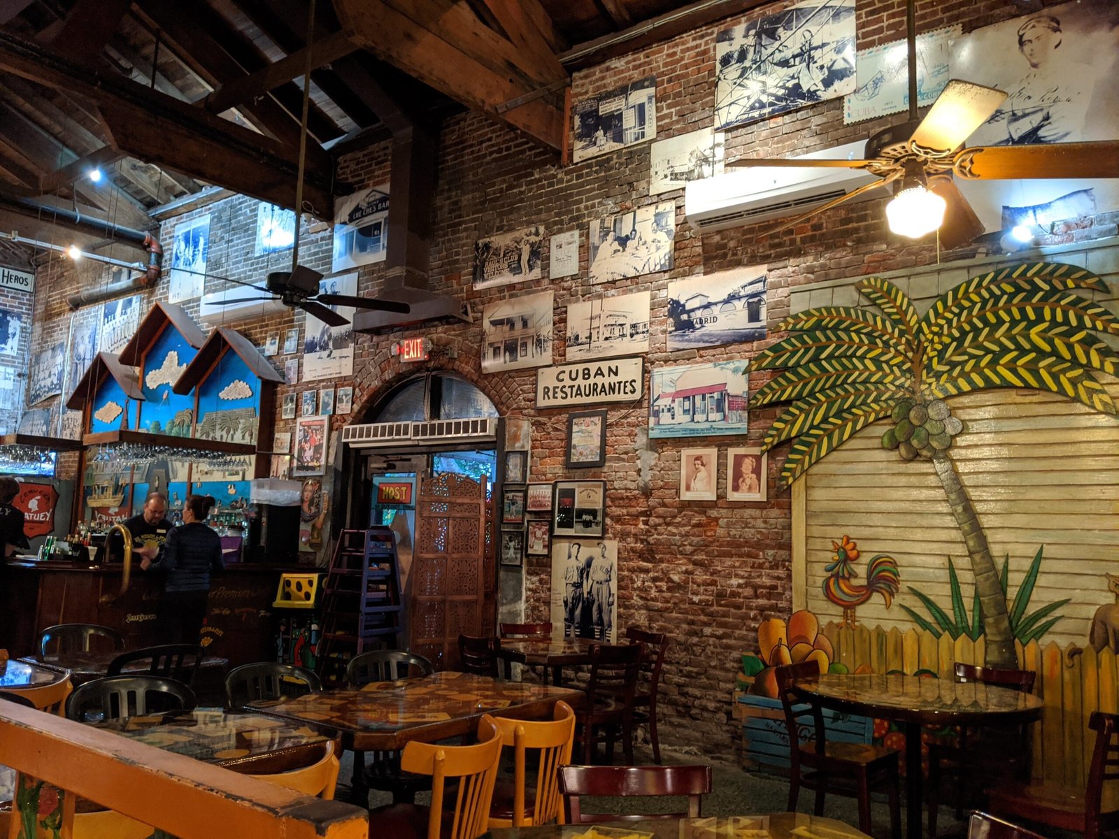 The walls of el Meson De Pepe