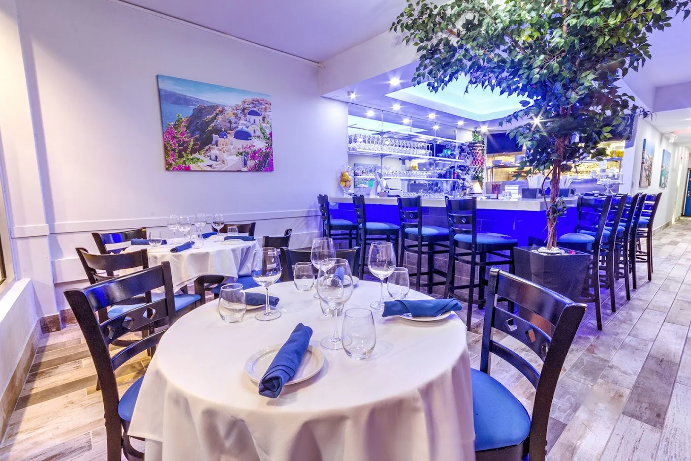 Keese's Dining room and Bar Area