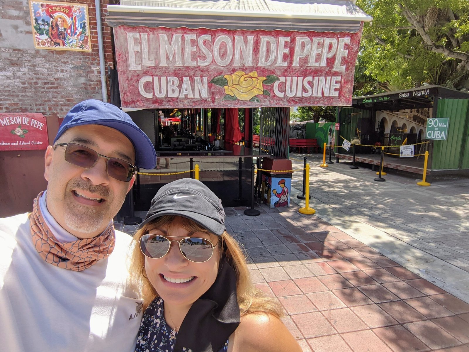 Dan & Doris to front of El Meson De Pepe